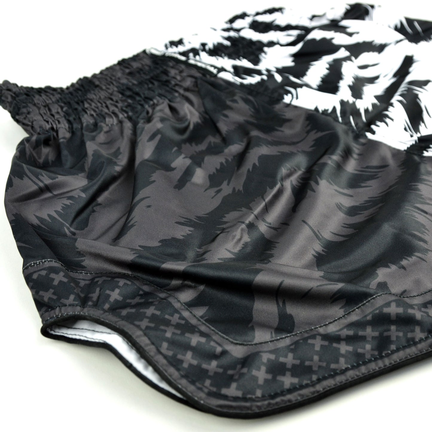 Twins Jungle Muay thai Shorts - Black/White