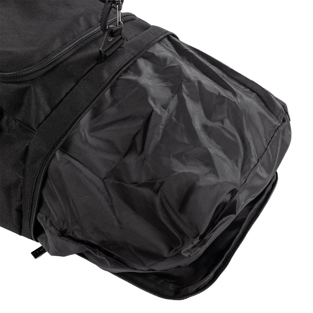 Venum Essential Sports Bag (26L) Small - Black